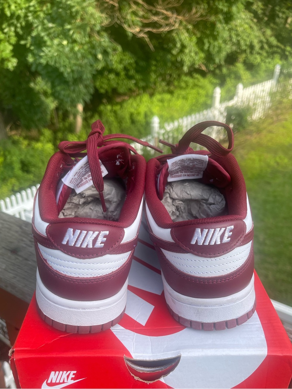 Nike Low-Top Sneakers in White and Burgundy - Picture 2 of 6